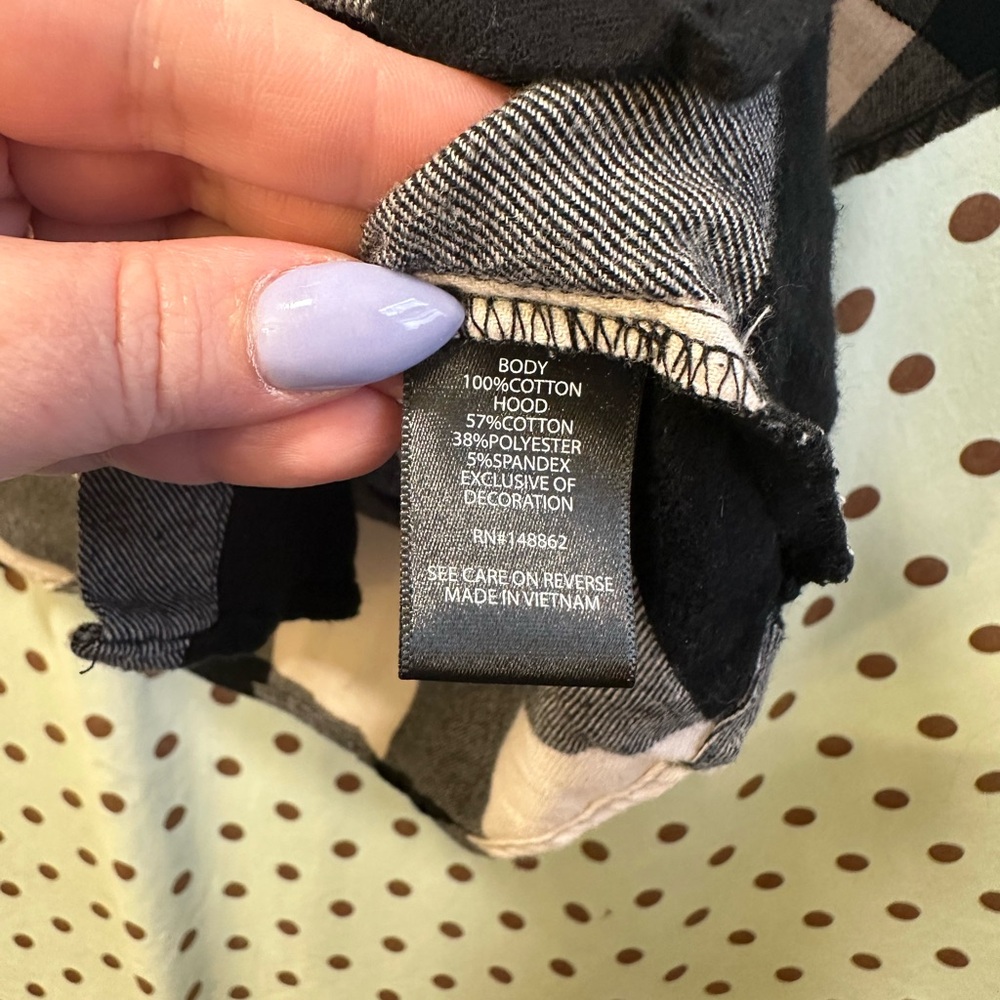 Torrid Long Sleeve Hooded Shirt, Black & White Plaid, Size 3 (3X 22-24), Used - Picture 6 of 6